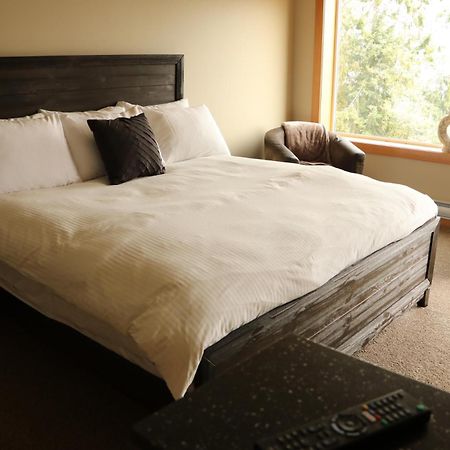 Moon Water Lodge Malahat Luaran gambar
