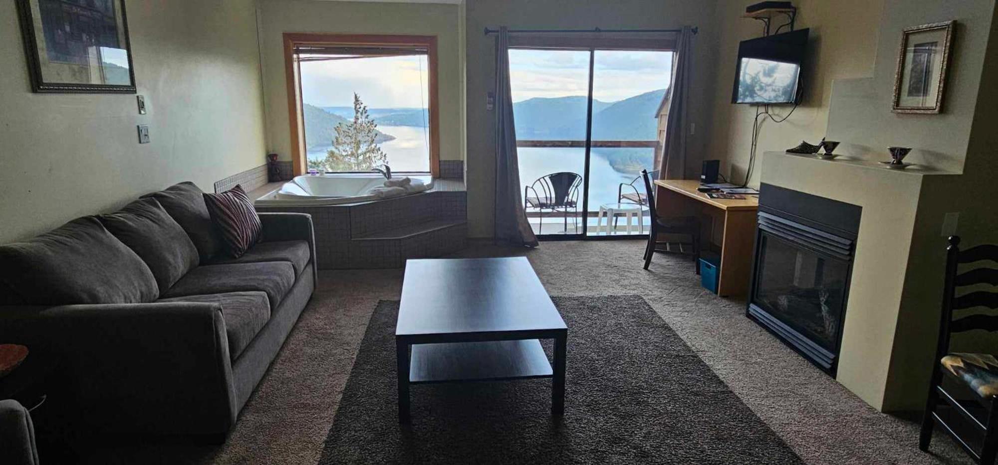 Moon Water Lodge Malahat Luaran gambar