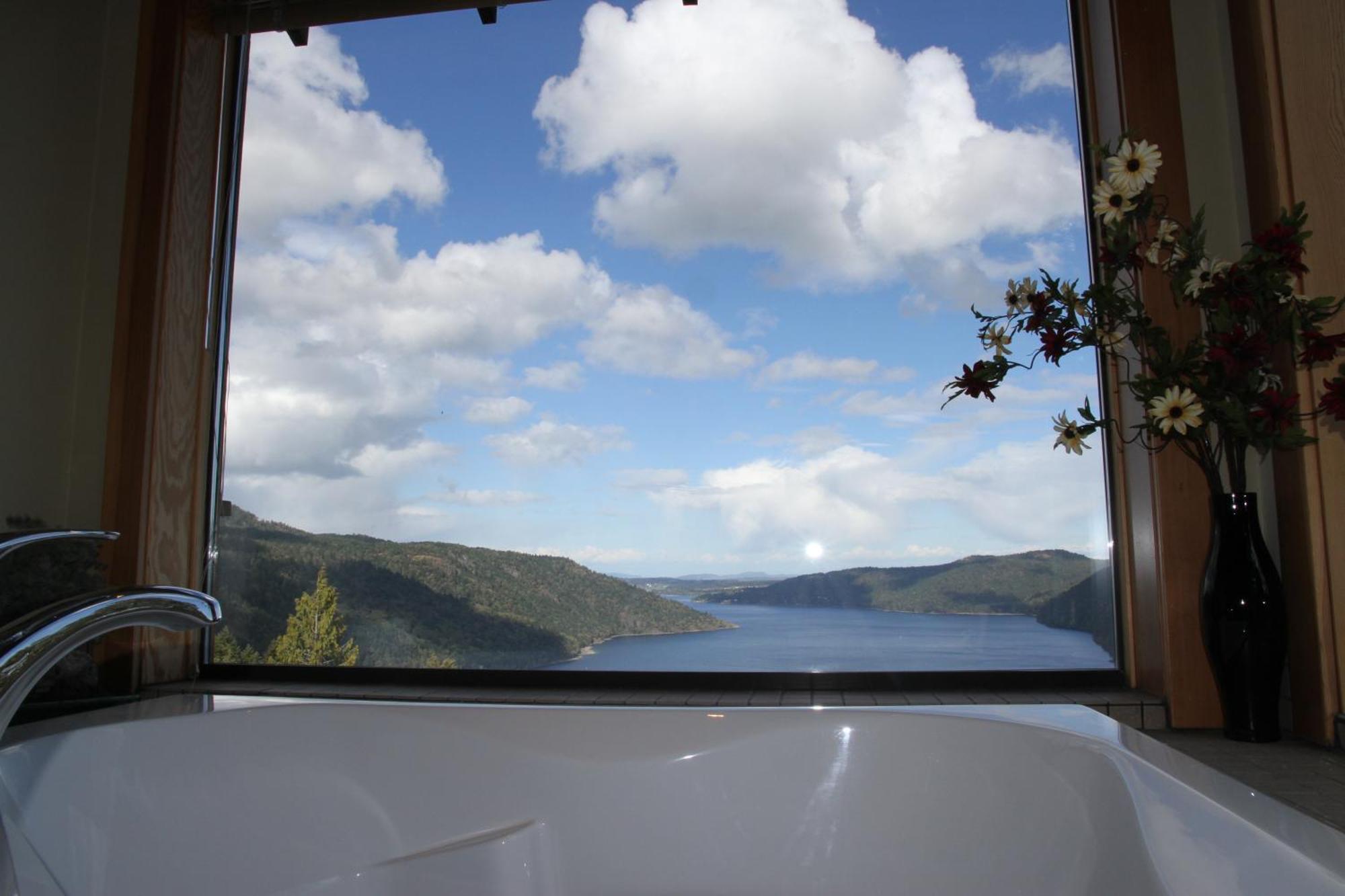 Moon Water Lodge Malahat Bilik gambar