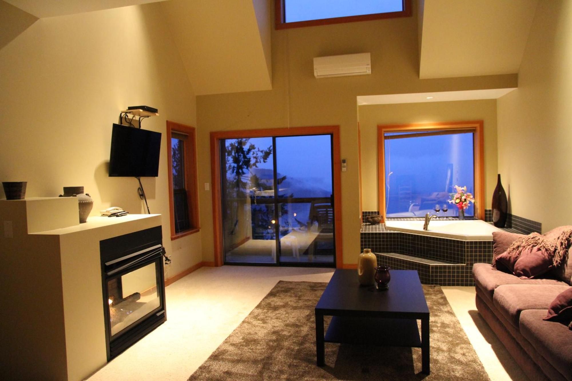 Moon Water Lodge Malahat Bilik gambar