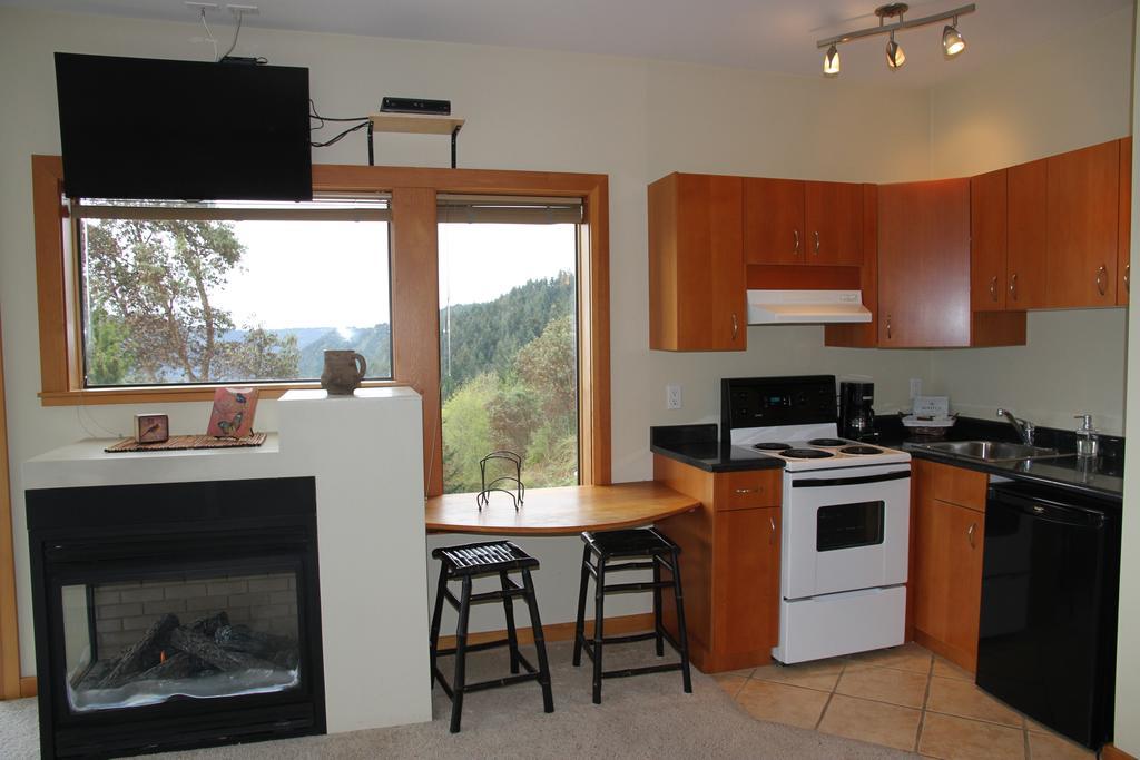 Moon Water Lodge Malahat Bilik gambar