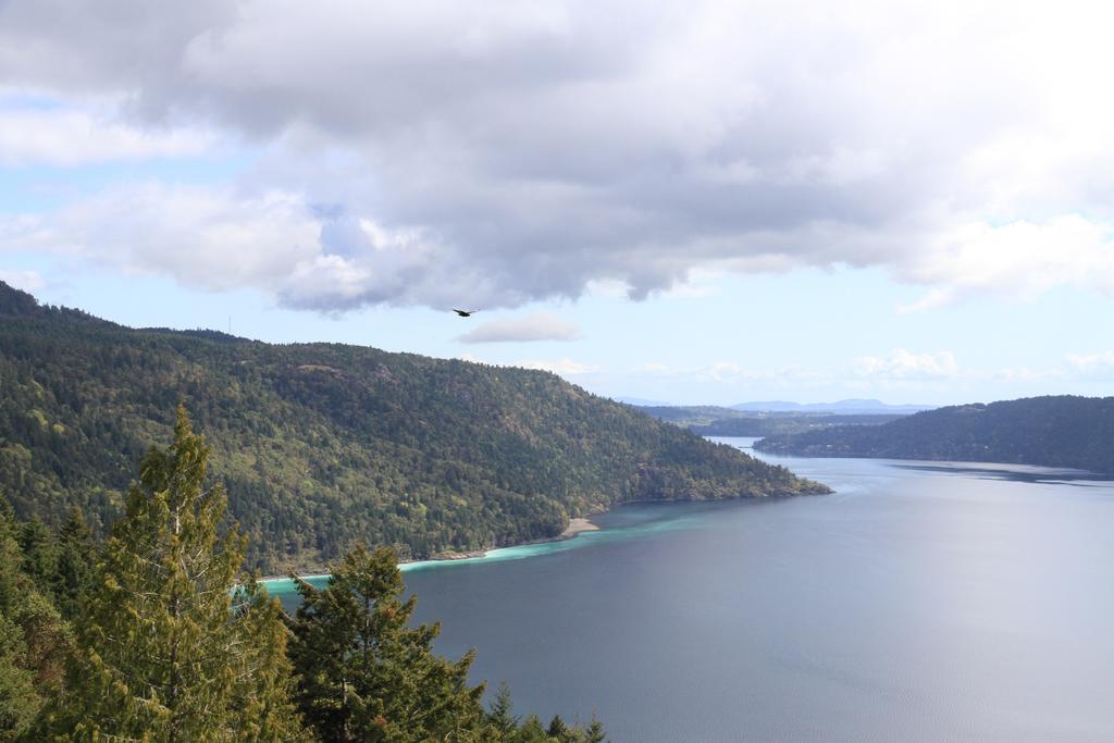 Moon Water Lodge Malahat Luaran gambar