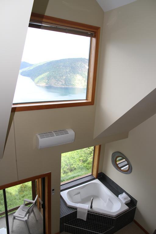 Moon Water Lodge Malahat Luaran gambar