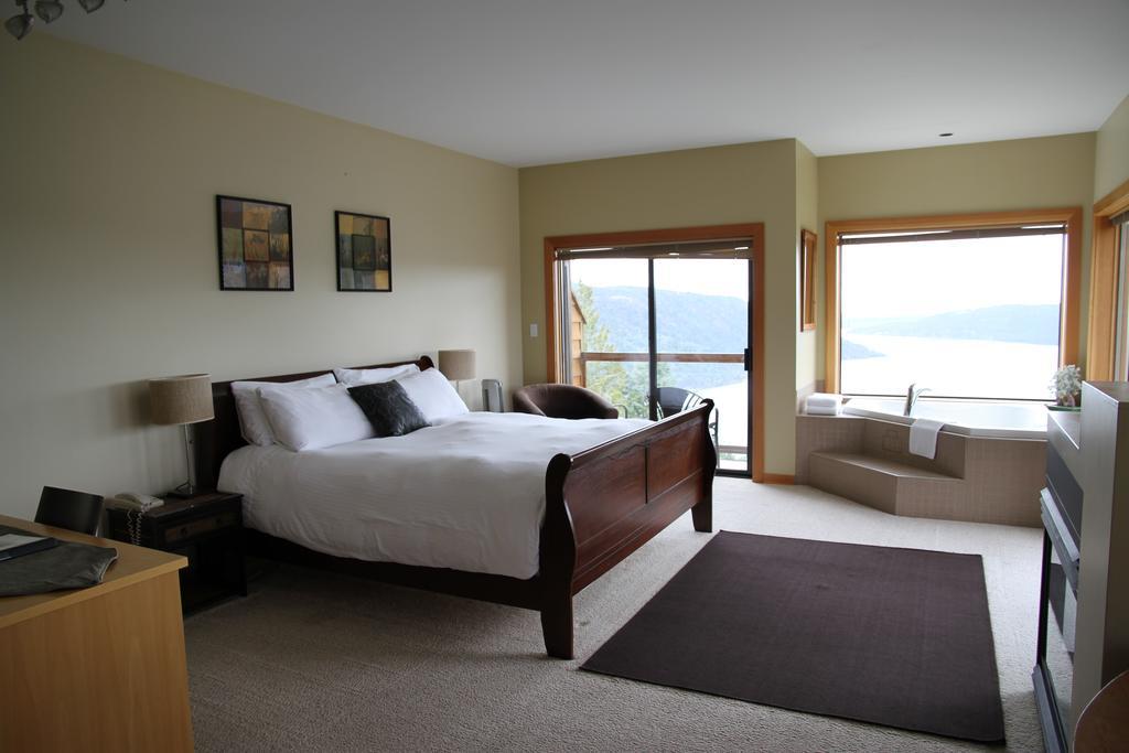 Moon Water Lodge Malahat Luaran gambar