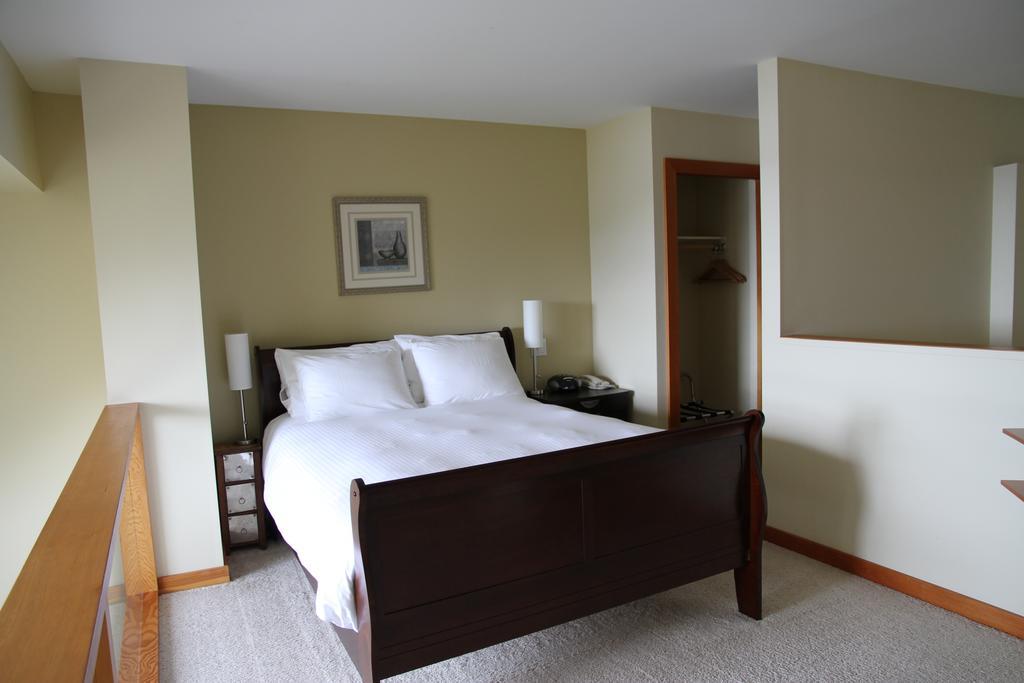 Moon Water Lodge Malahat Luaran gambar
